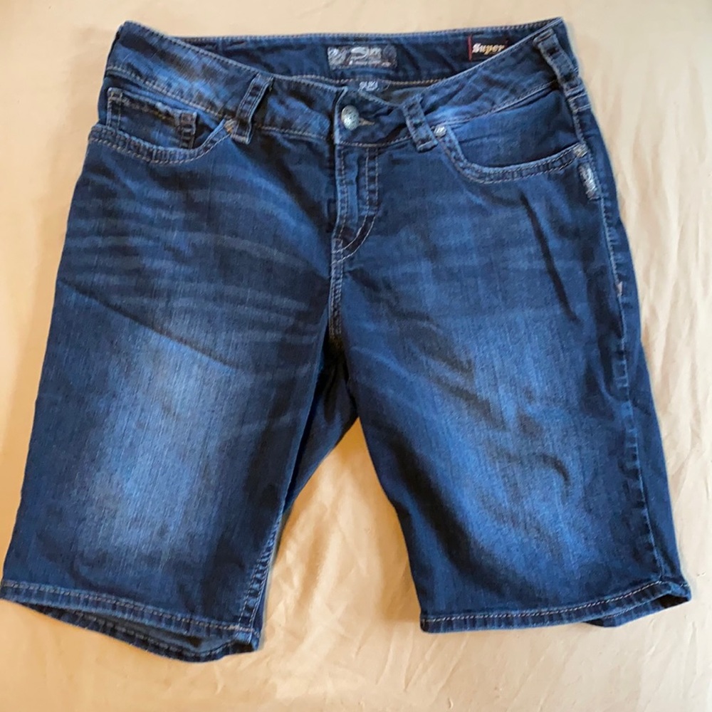 Silver Suki Bermuda shorts